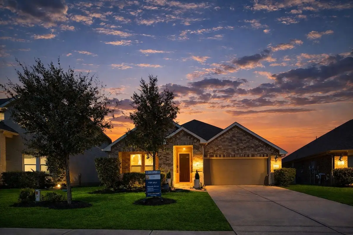 2137 Woodland Pine Drive, Conroe, TX 77384 - Image #1