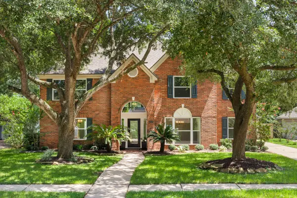 4519 Warwick Drive, Sugar Land, TX 77479