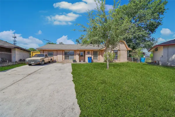 118 W Doverfield Drive, Houston, TX 77037