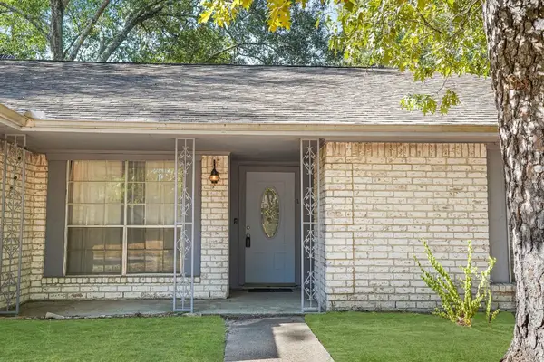 1998 Lake Creek Drive, Houston, TX 77339