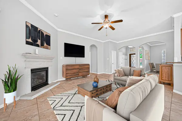 2019 Preston Park, Rosenberg, TX 77471