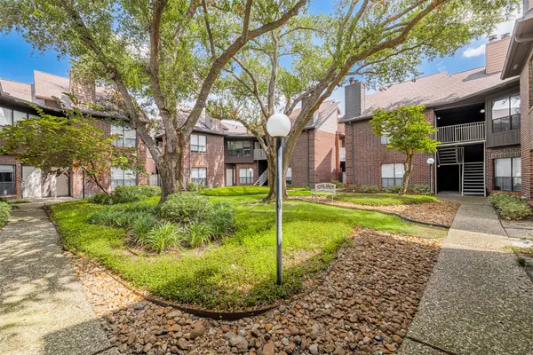 3100 Walnut Bend Lane #422, Houston, TX 77042