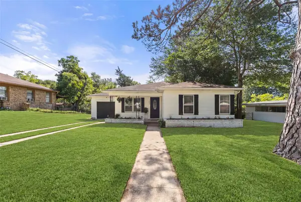 205 Hampshire Drive, Brenham, TX 77833
