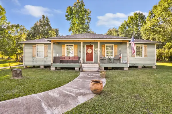 97 County Road 2268, Cleveland, TX 77327