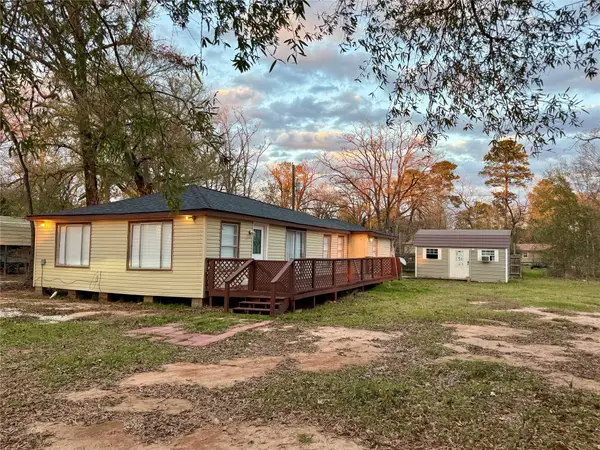 126 Holly Ridge, Onalaska, TX 77360