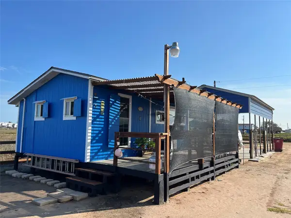 72 Pelican Street, Sargent, TX 77414