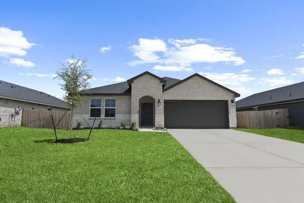 9022 Rose Water Trail, Iowa Colony, TX 77583