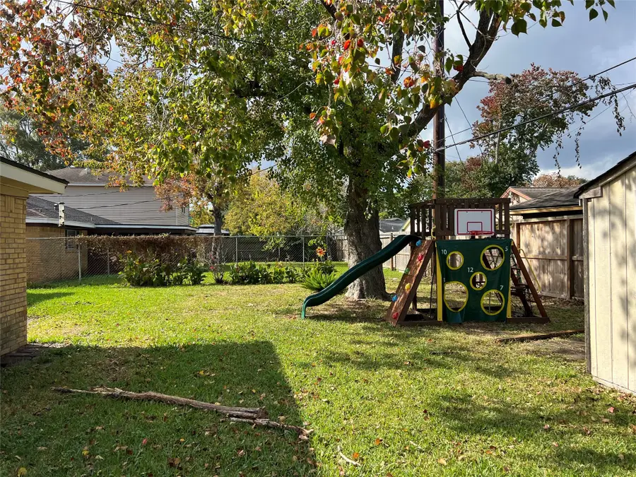 1808 Dolphin Drive, Seabrook, TX 77586 - Image #3