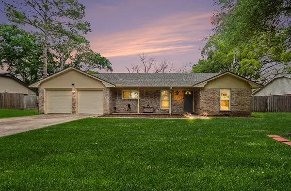 114 E Wildwinn Drive, Alvin, TX 77511