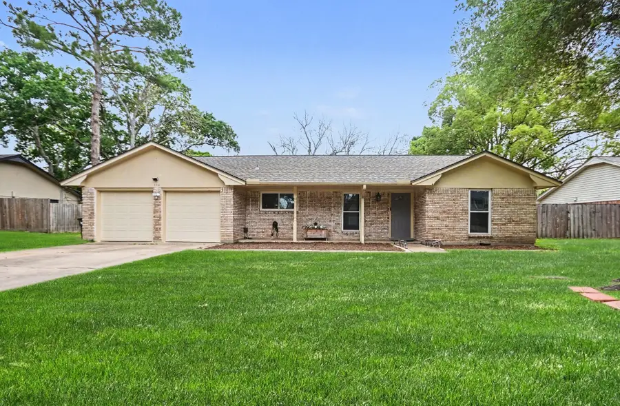 114 E Wildwinn Drive, Alvin, TX 77511 - #2
