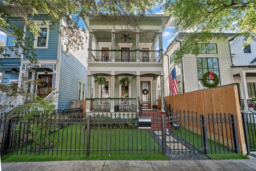 626 E 12th Street, Houston, TX 77008 - Image #2