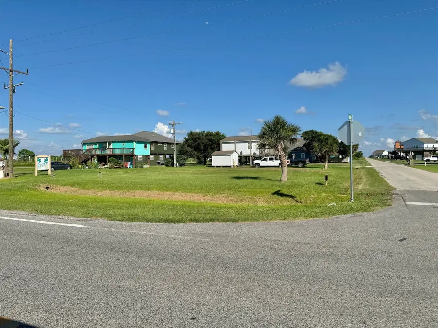 982 S Melody Lane, Crystal Beach, TX 77650 - #2