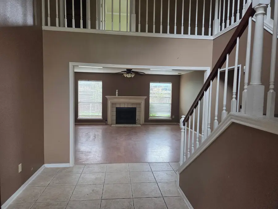 3911 Spring Garden Drive, Pearland, TX 77584 - Image #2