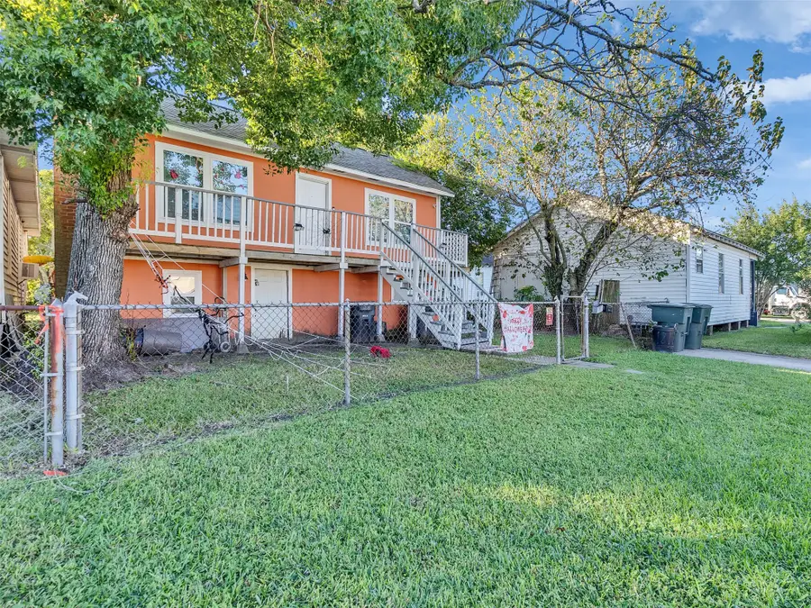 4323 Avenue R 1/2, Galveston, TX 77550 - #2