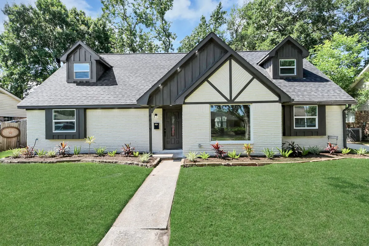 6015 Mcknight Street, Houston, TX 77035 - #1