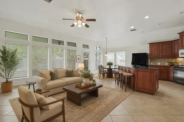 3124 Crystal Cascade Lane, League City, TX 77573