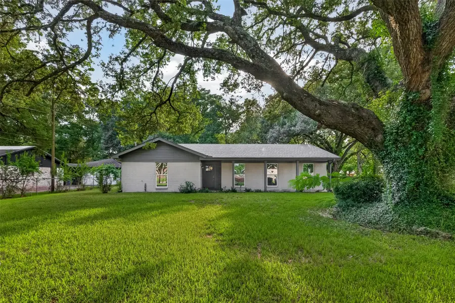 9 N Amburn Road, Texas City, TX 77591 - #2