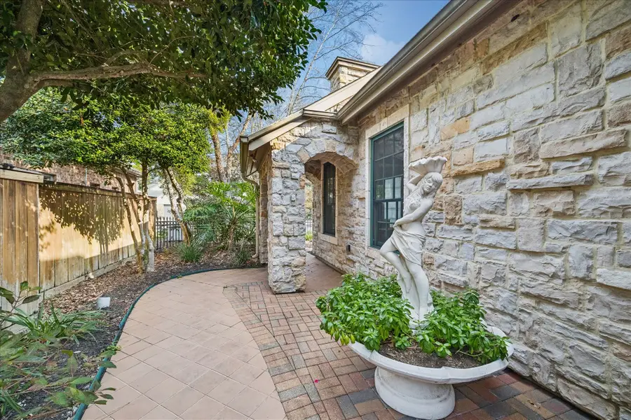 1315 Avon Way, Kingwood, TX 77339 - Image #3