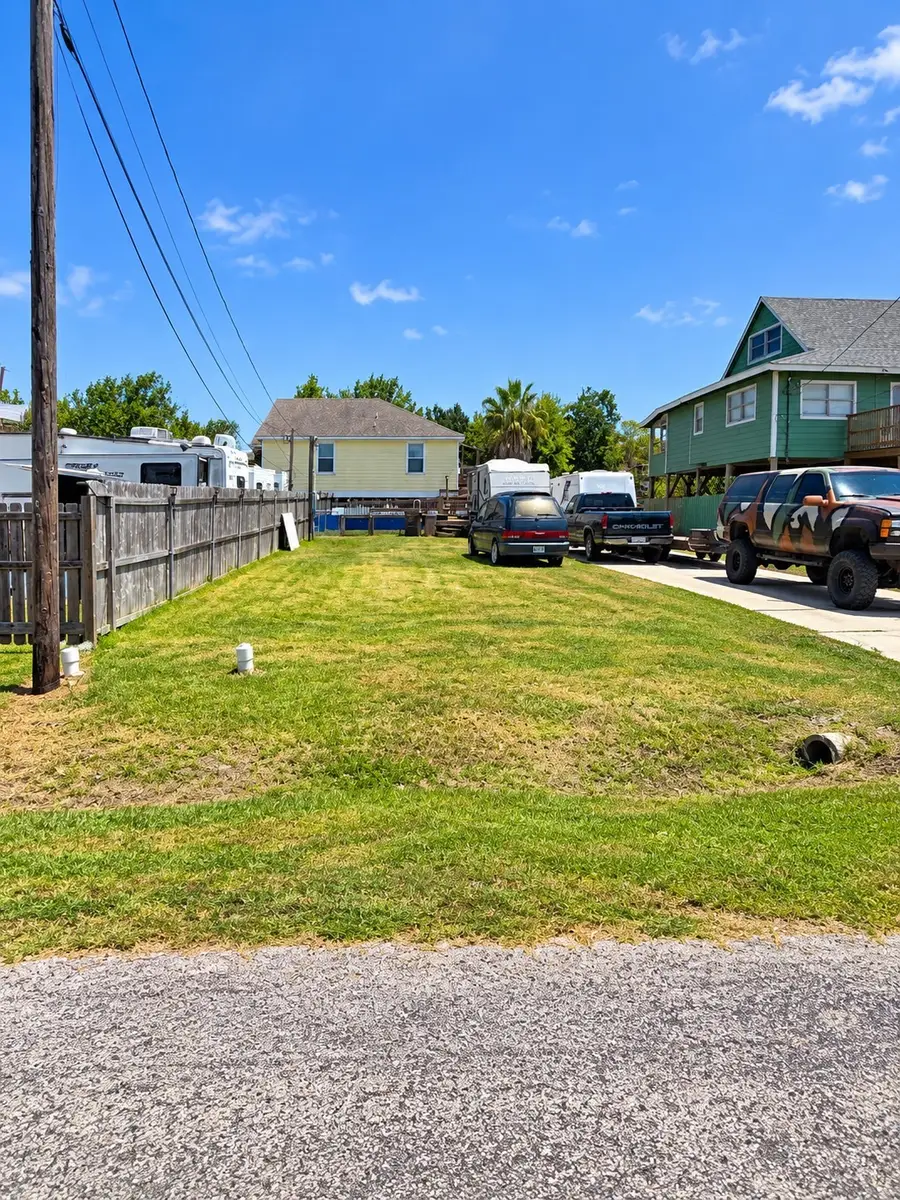 117 14th St, San Leon, TX 77568 - #3