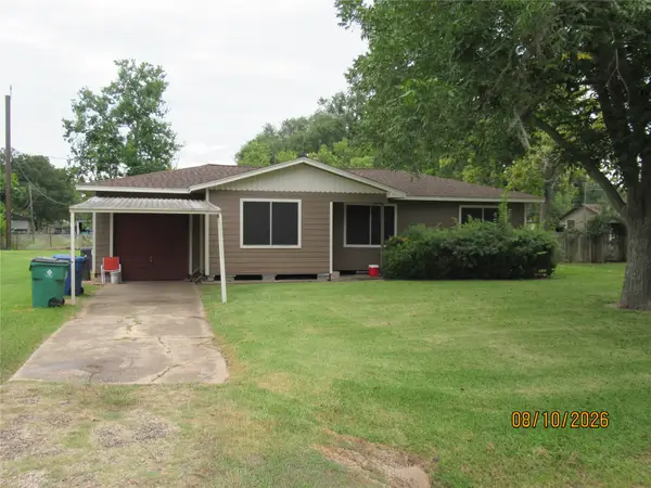 225 Moore Street, Richwood, TX 77531