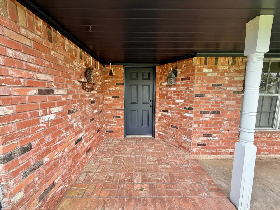 311 Southern Oaks Drive, Lake Jackson, TX 77566 - #2