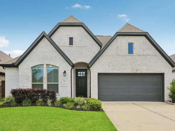 615 Livermore Street, Webster, TX 77598