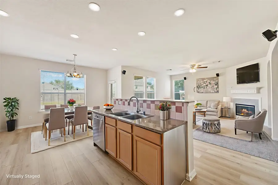 4722 Lunsford Hollow Lane, Friendswood, TX 77546 - Image #2