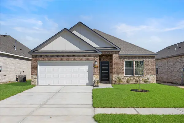 5323 Latigo Court, Alvin, TX 77511