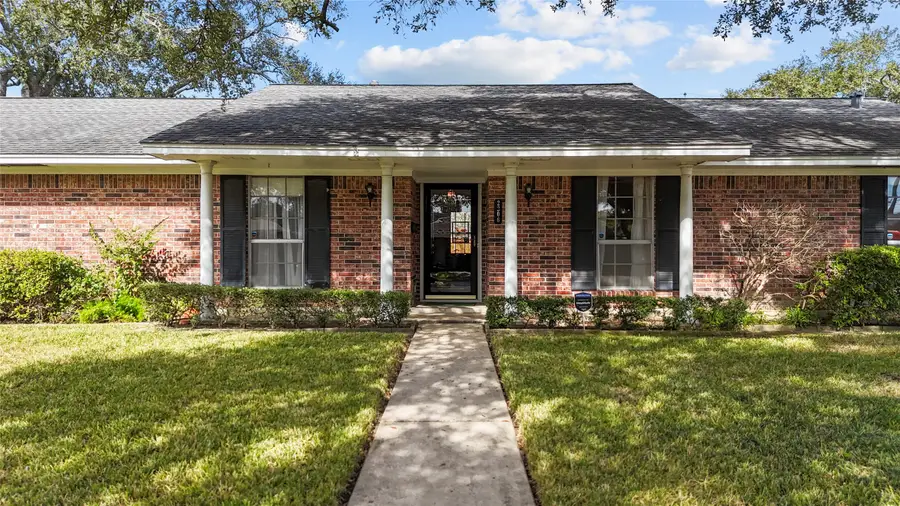 2206 Cedar Creek Drive, Baytown, TX 77520 - Image #3