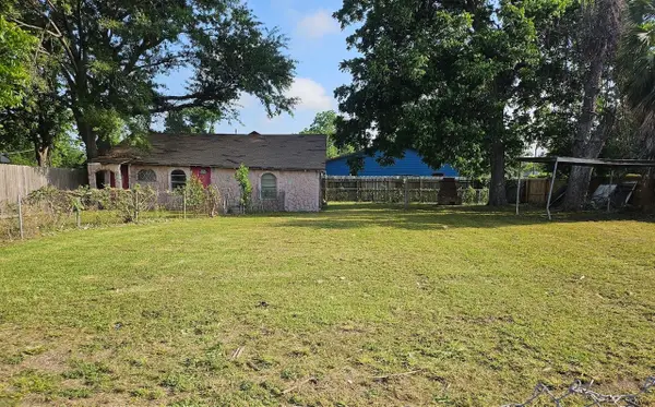 1507 E 32nd 1/2 Street, Houston, TX 77022