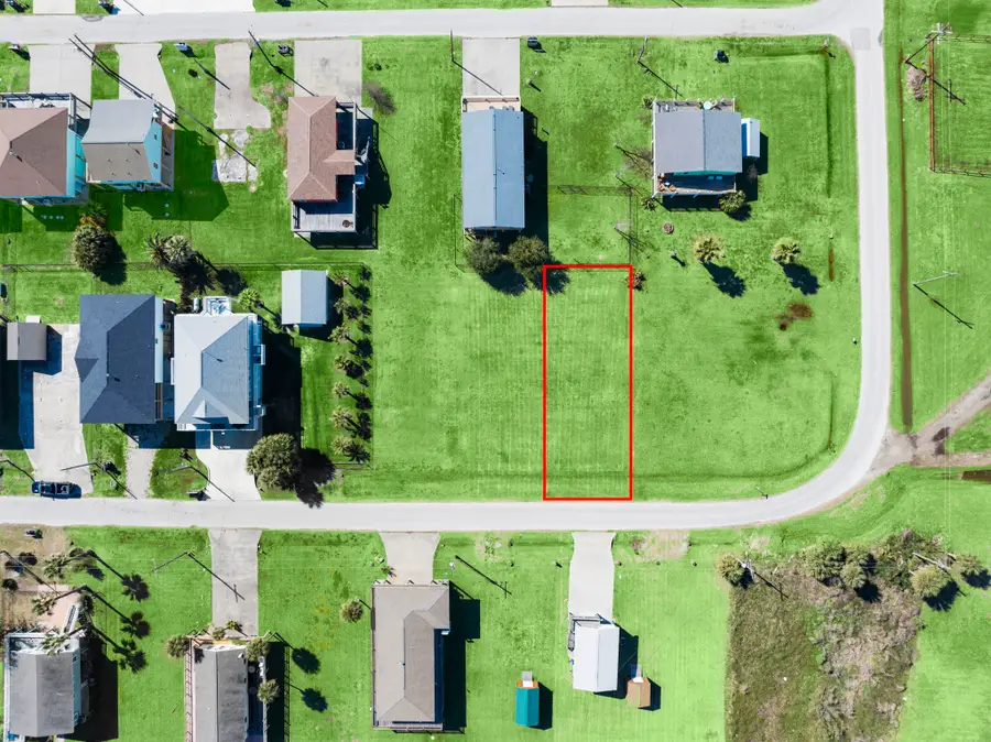 979 Wommack, Crystal Beach, TX 77650 - Image #2