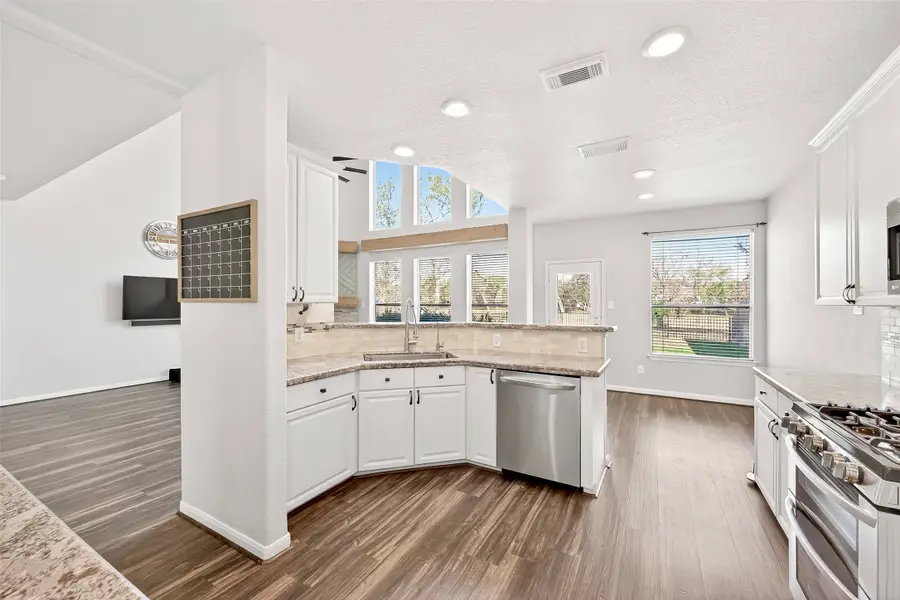 10403 Village Lake Drive, Missouri City, TX 77459 - Image #3