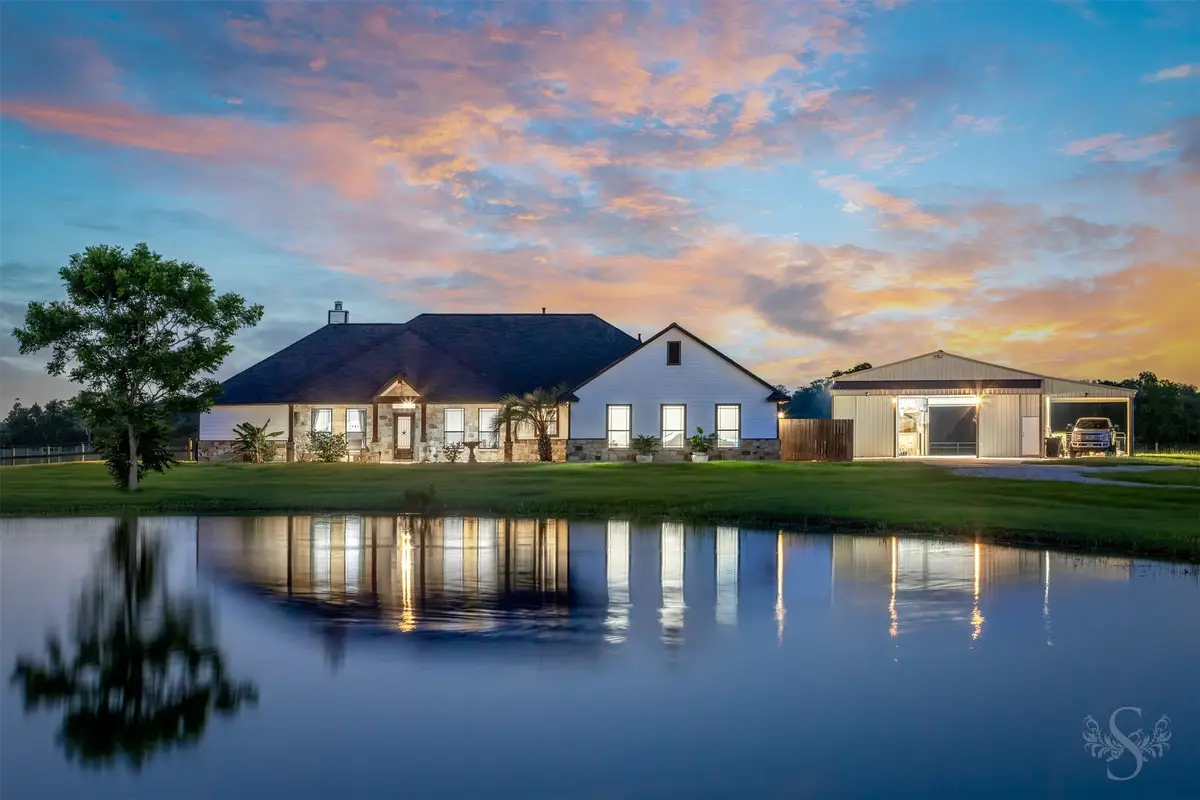 20079 Fm 523, Angleton, TX 77515 - #1