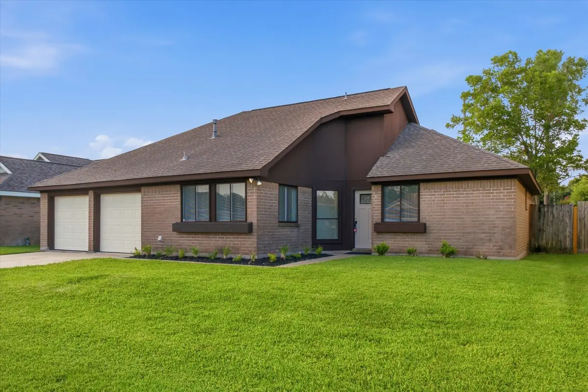 1909 Wildwood Drive, Deer Park, TX 77536 - #1