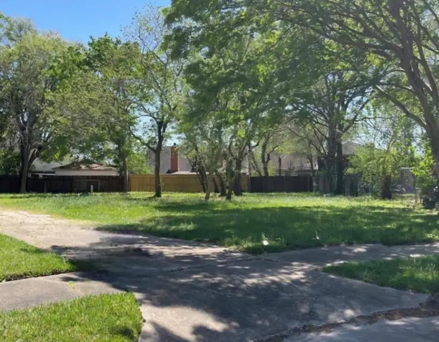 6911 Briargate Drive, Stafford Missouri City, TX 77489 - #3