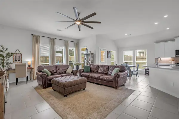 176 Dina Lane, Montgomery, TX 77356