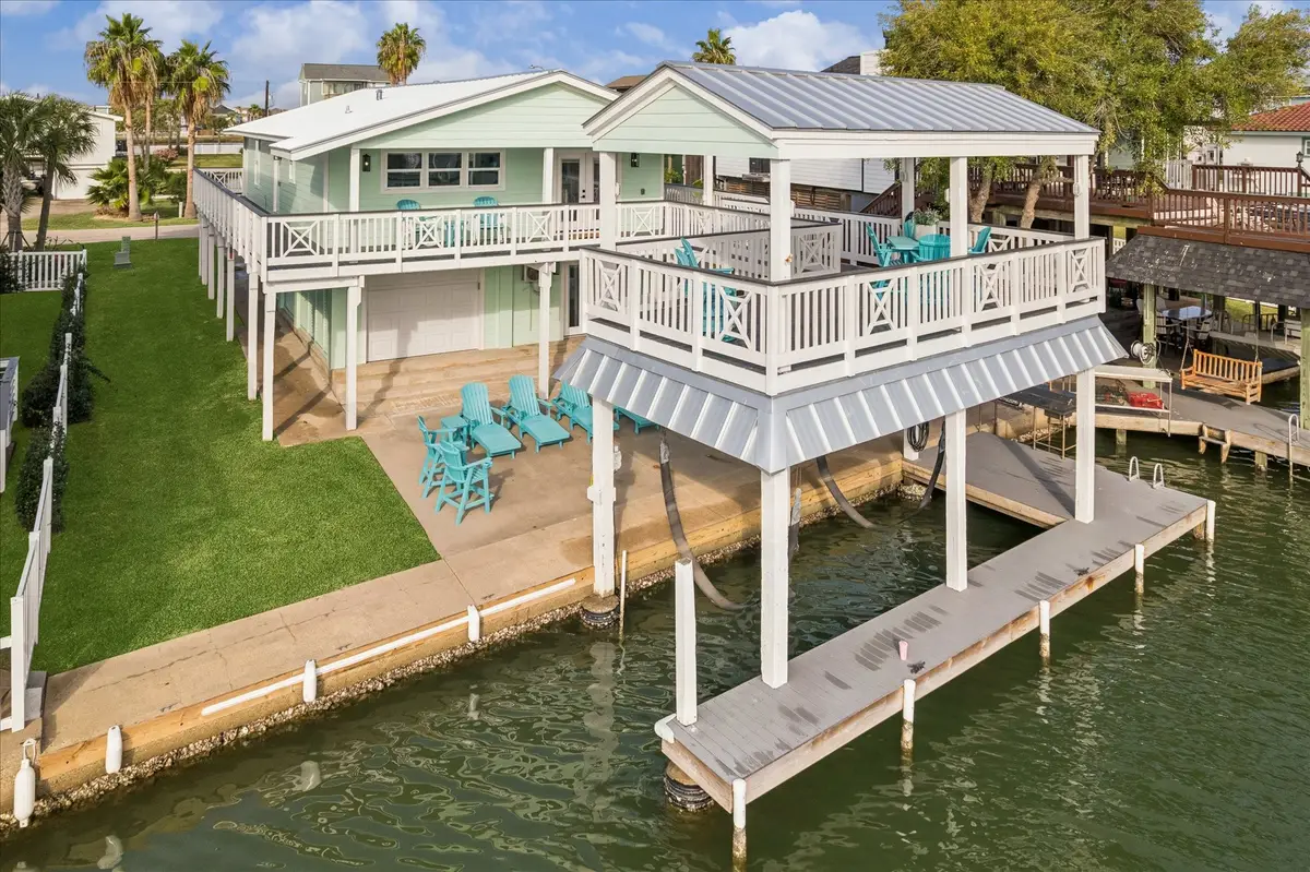 218 Kameha Drive, Tiki Island, TX 77554 - Image #1