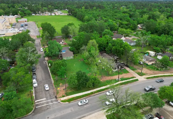 406 E Phillips Street, Conroe, TX 77301