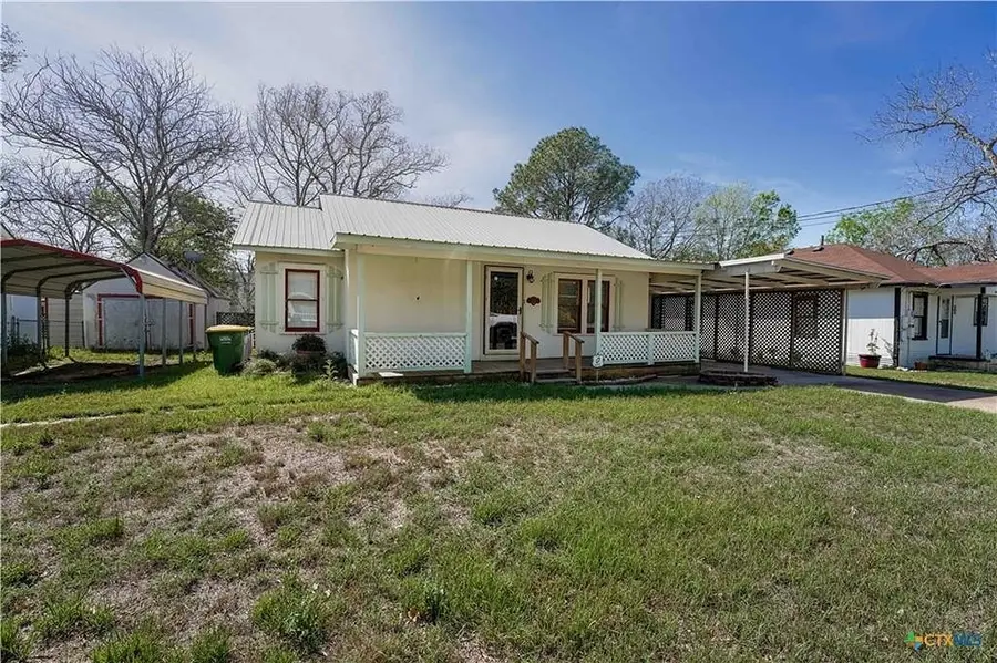 226 Thornton Street, Gonzales, TX 78629 - #2