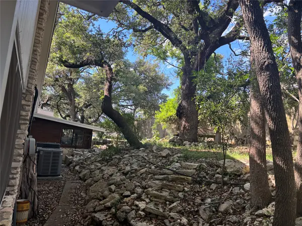 72 Woodcreek Drive, Wimberley, TX 78676