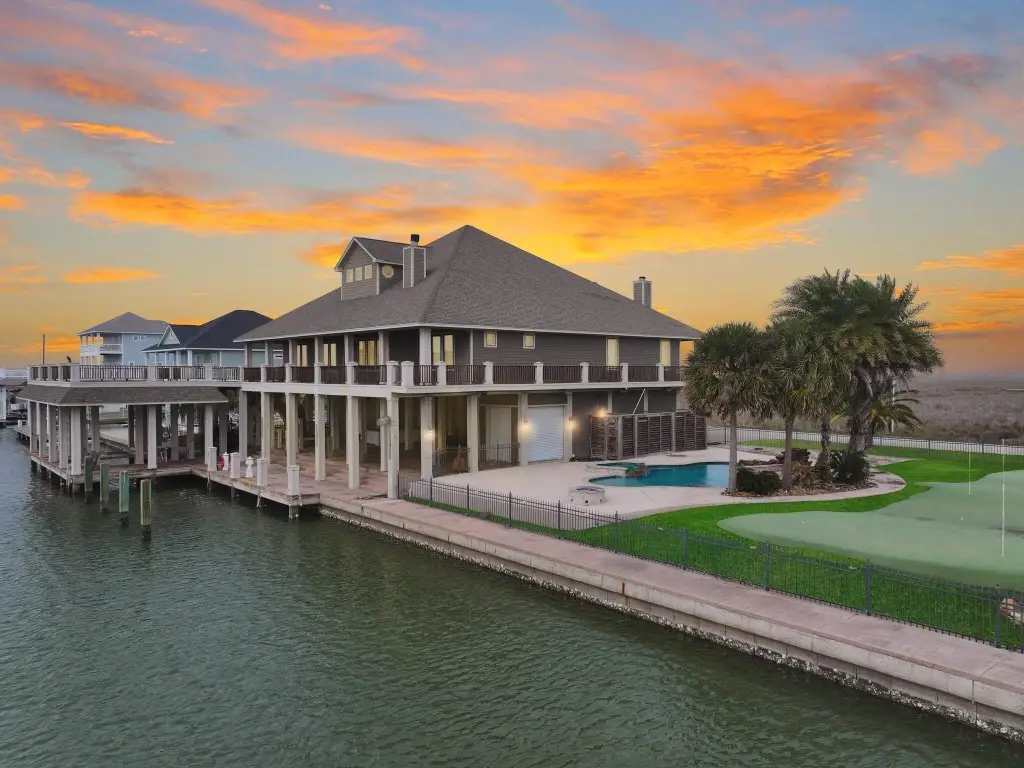 1239 Lagoon Drive, Crystal Beach, TX 77650 - #1