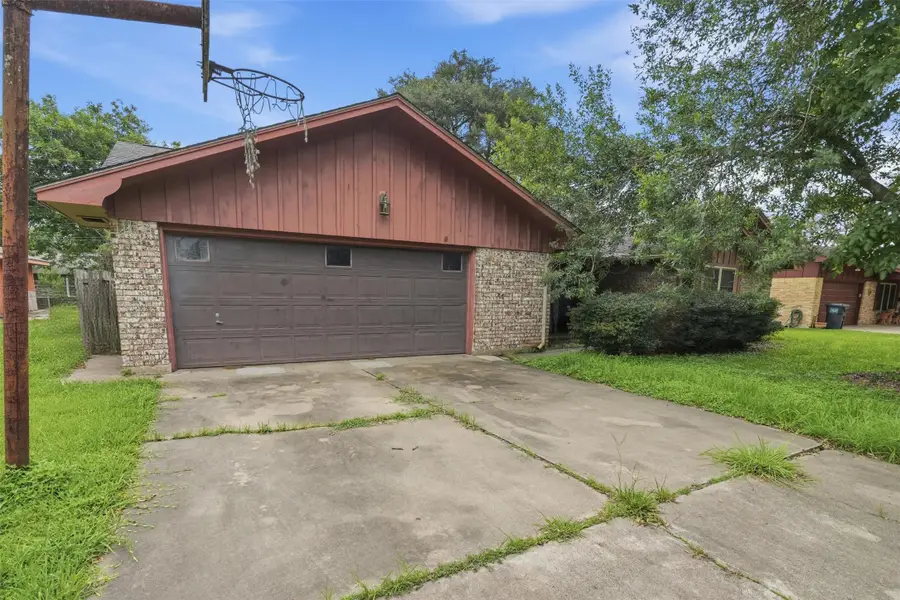 2901 Del Monte Avenue, Bay City, TX 77414 - #3