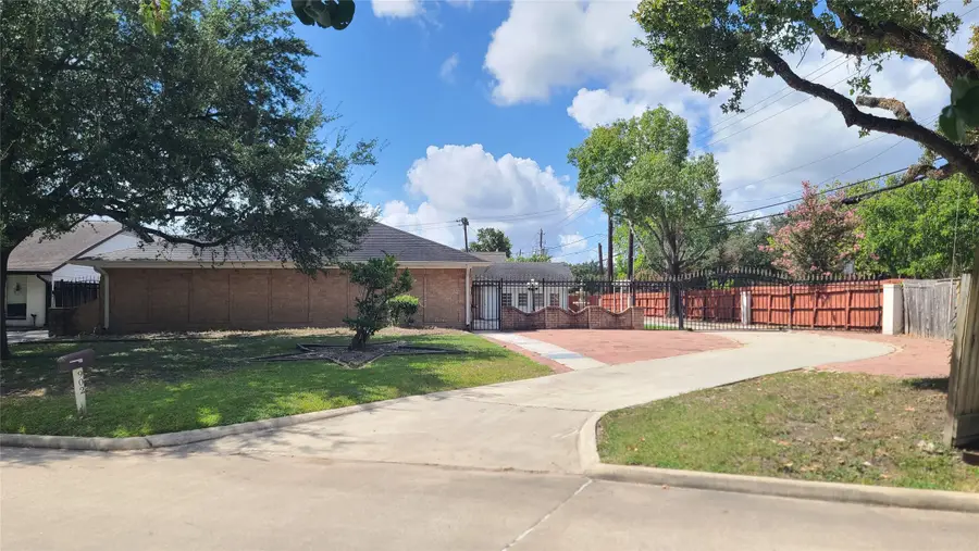 902 Ashford Parkway, Houston, TX 77077 - #2
