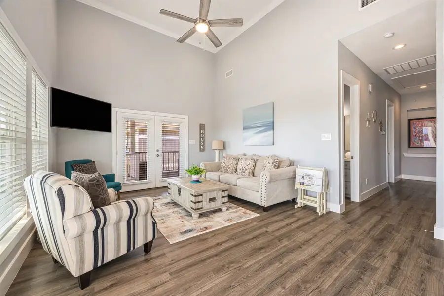 3931 Laguna Drive, Galveston, TX 77554 - #3