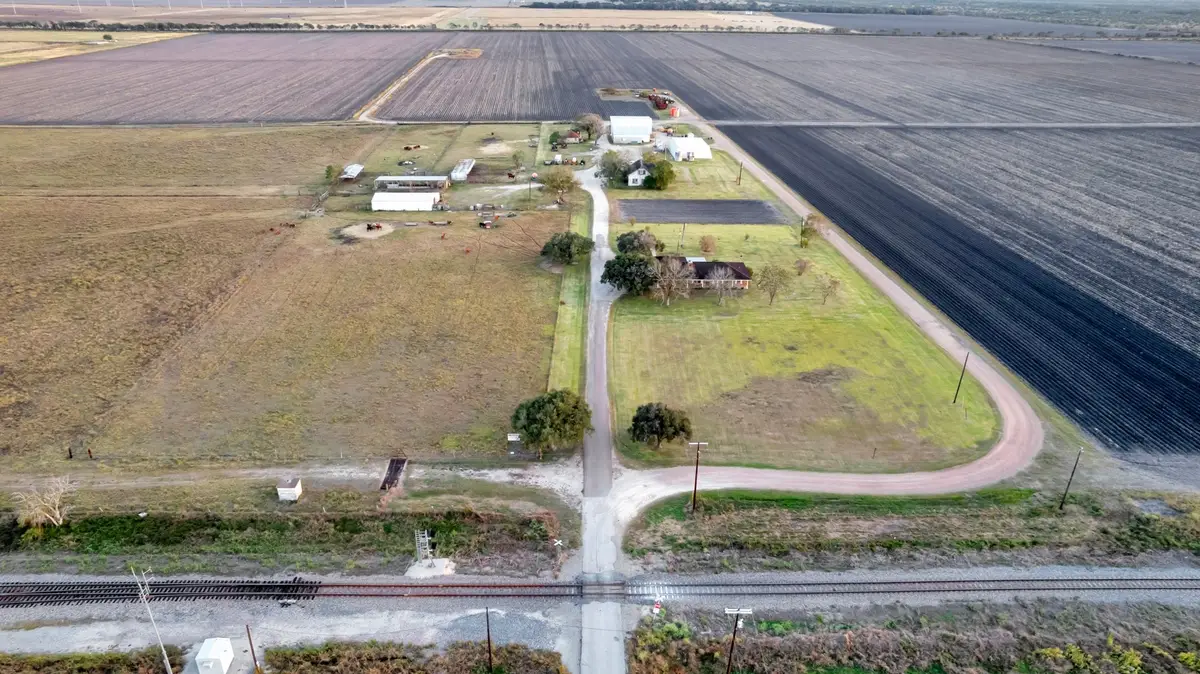 5629 Us-59 S, Edna, TX 77957 - Image #1