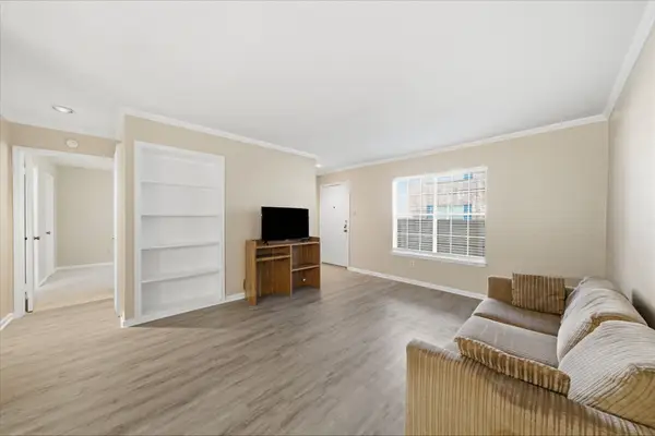 2350 Bering Drive #121, Houston, TX 77057