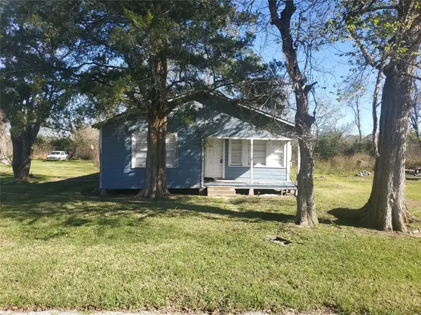 109 Carver Street, West Columbia, TX 77486