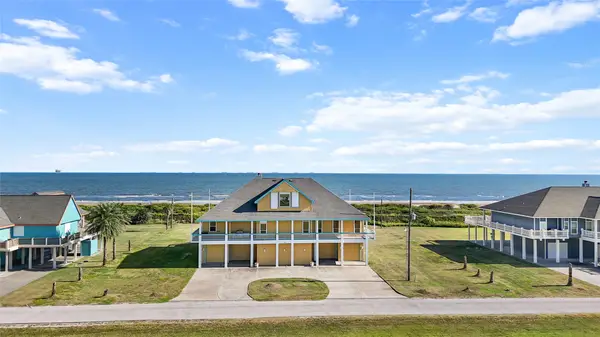 680 Villa Drive, Crystal Beach, TX 77650