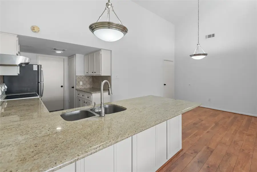 31 April Village, Montgomery, TX 77356 - #2