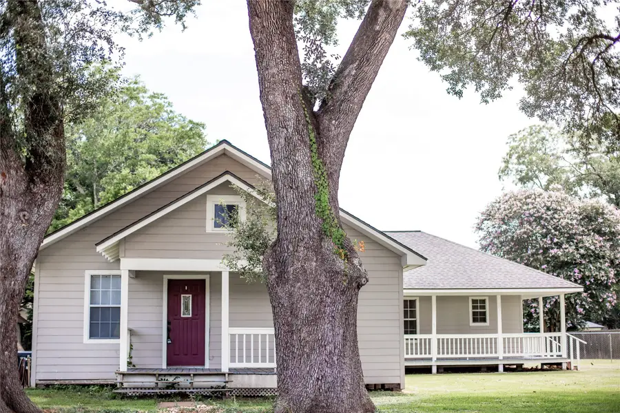 403 Leveridge, East Bernard, TX 77435 - #2